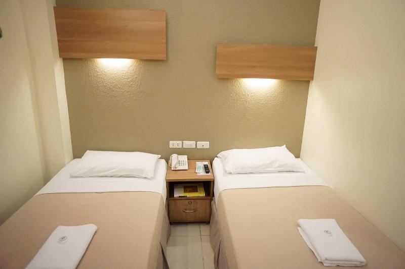 The Center Suites Cebu Exterior photo
