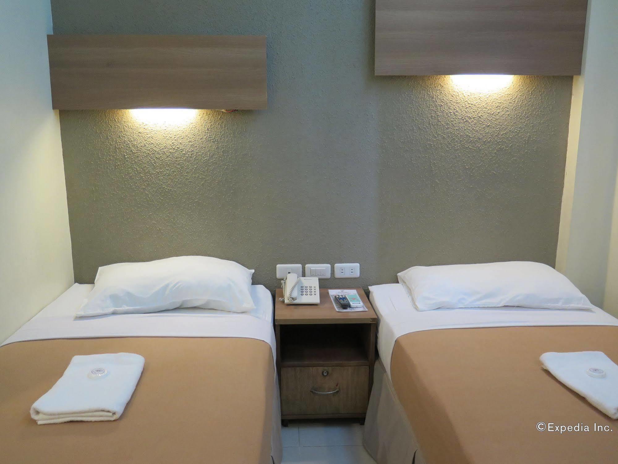 The Center Suites Cebu Exterior photo