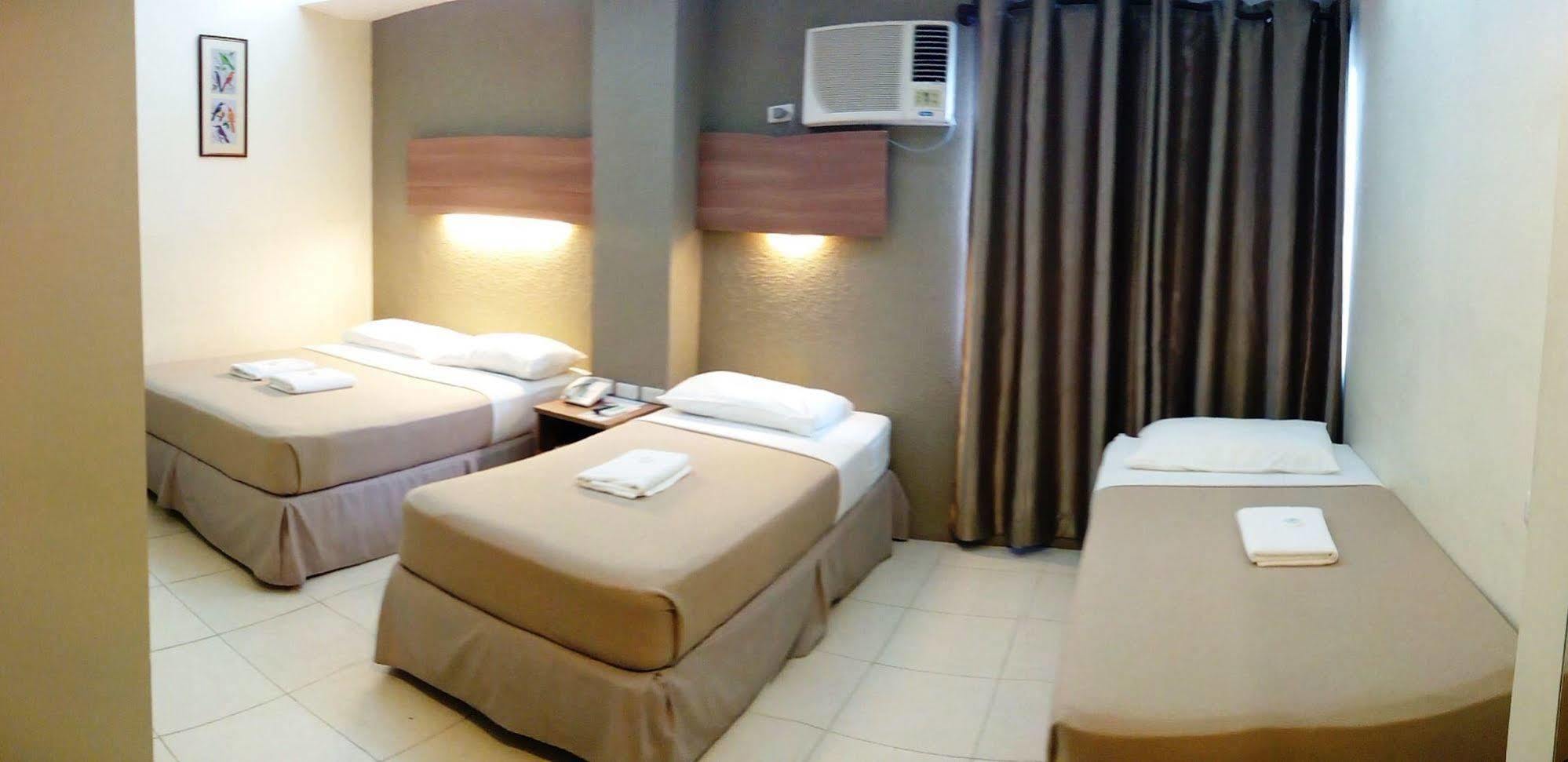 The Center Suites Cebu Exterior photo
