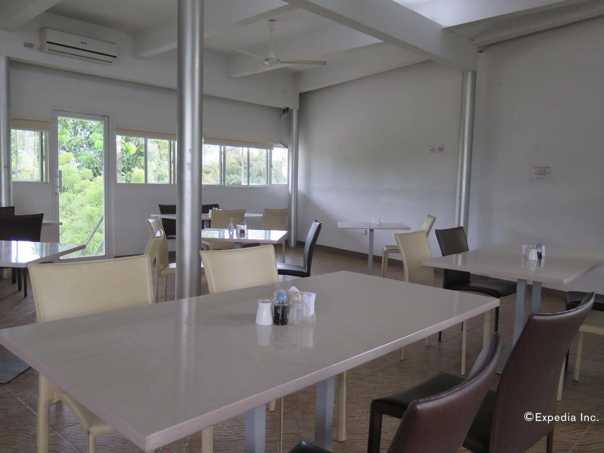 The Center Suites Cebu Exterior photo