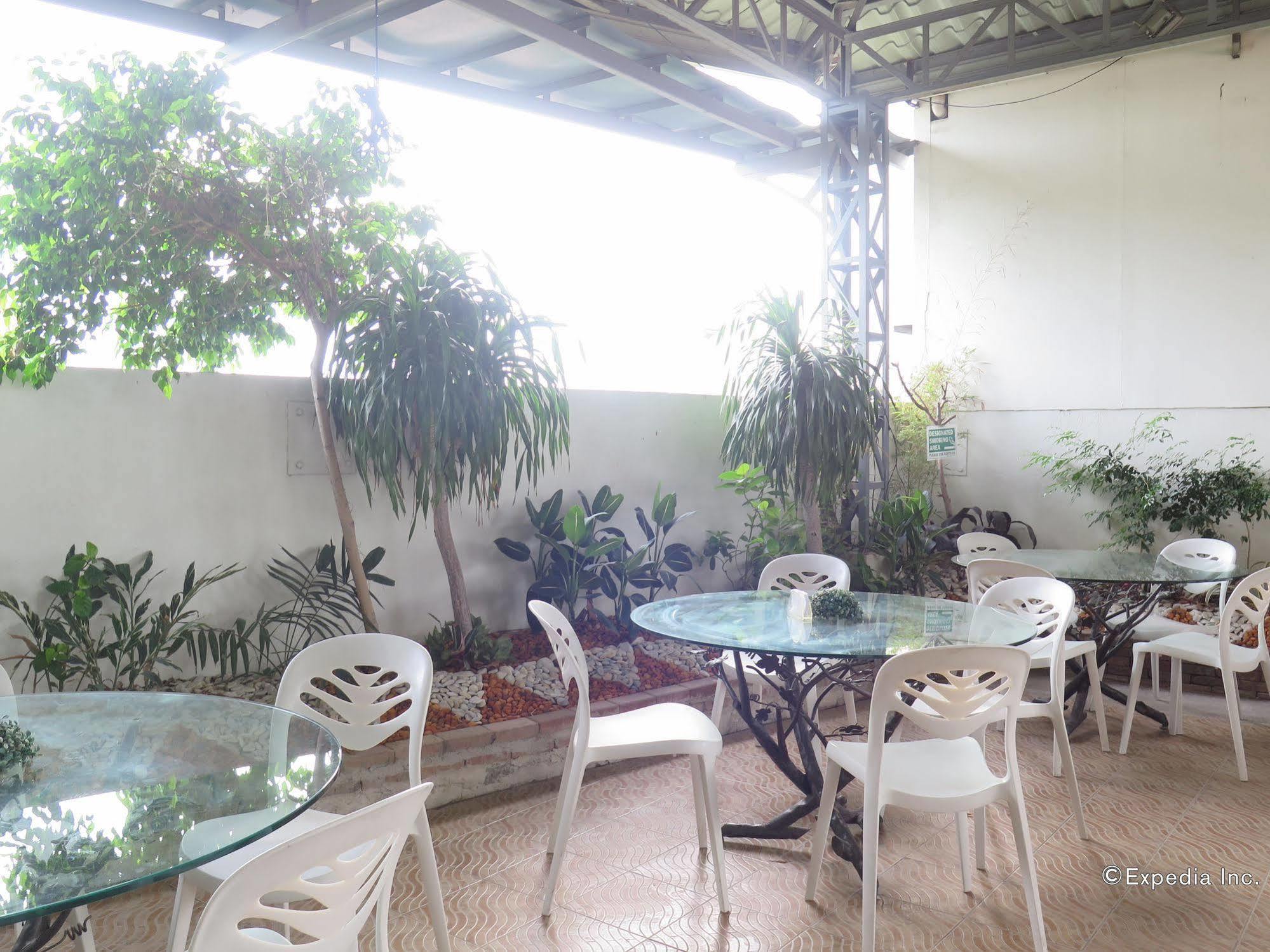 The Center Suites Cebu Exterior photo